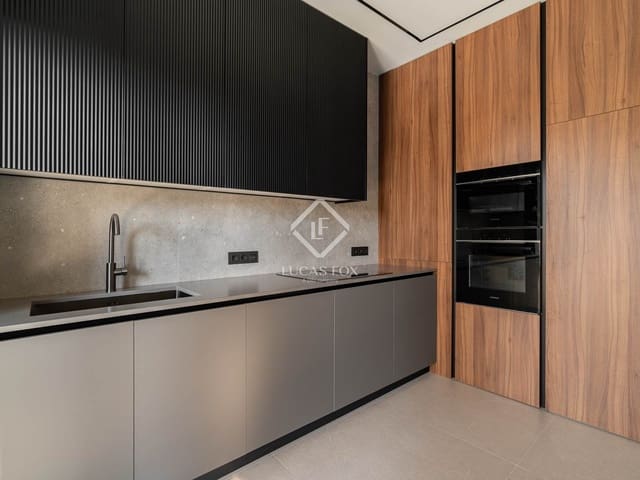 5 bedroom Villa for sale in Castelldefels with pool garage - € 2,650,000 (Ref: 9410224)