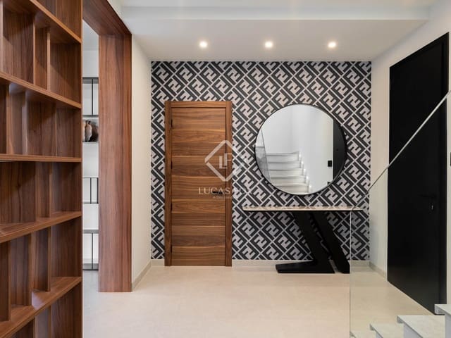 5 bedroom Villa for sale in Castelldefels with pool garage - € 2,650,000 (Ref: 9410224)