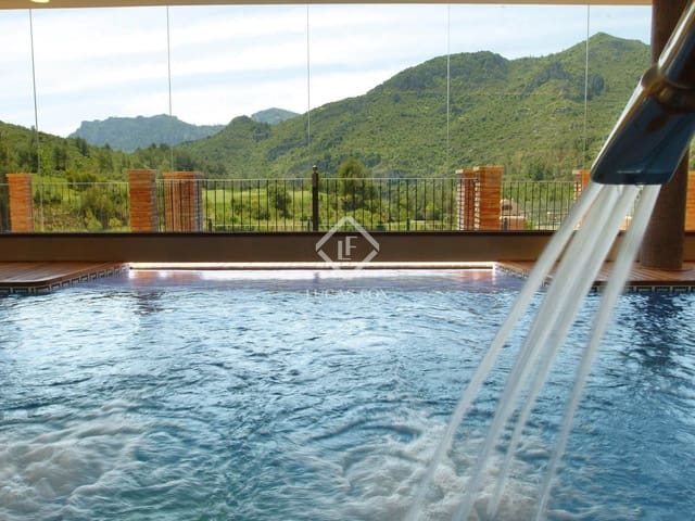 Commercial for sale in Vandellòs i l'Hospitalet de l'Infant with pool garage - € 3,900,000 (Ref: 9410305)