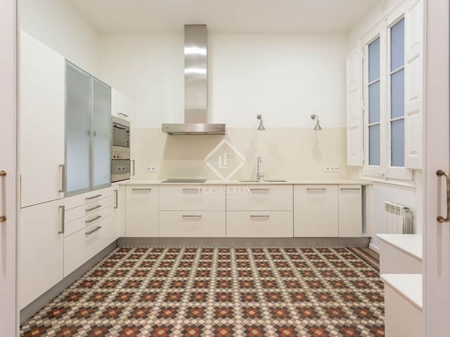 3 slaapkamer Appartement te huur in Barcelona stad - € 3.500 (Ref: 9411311)