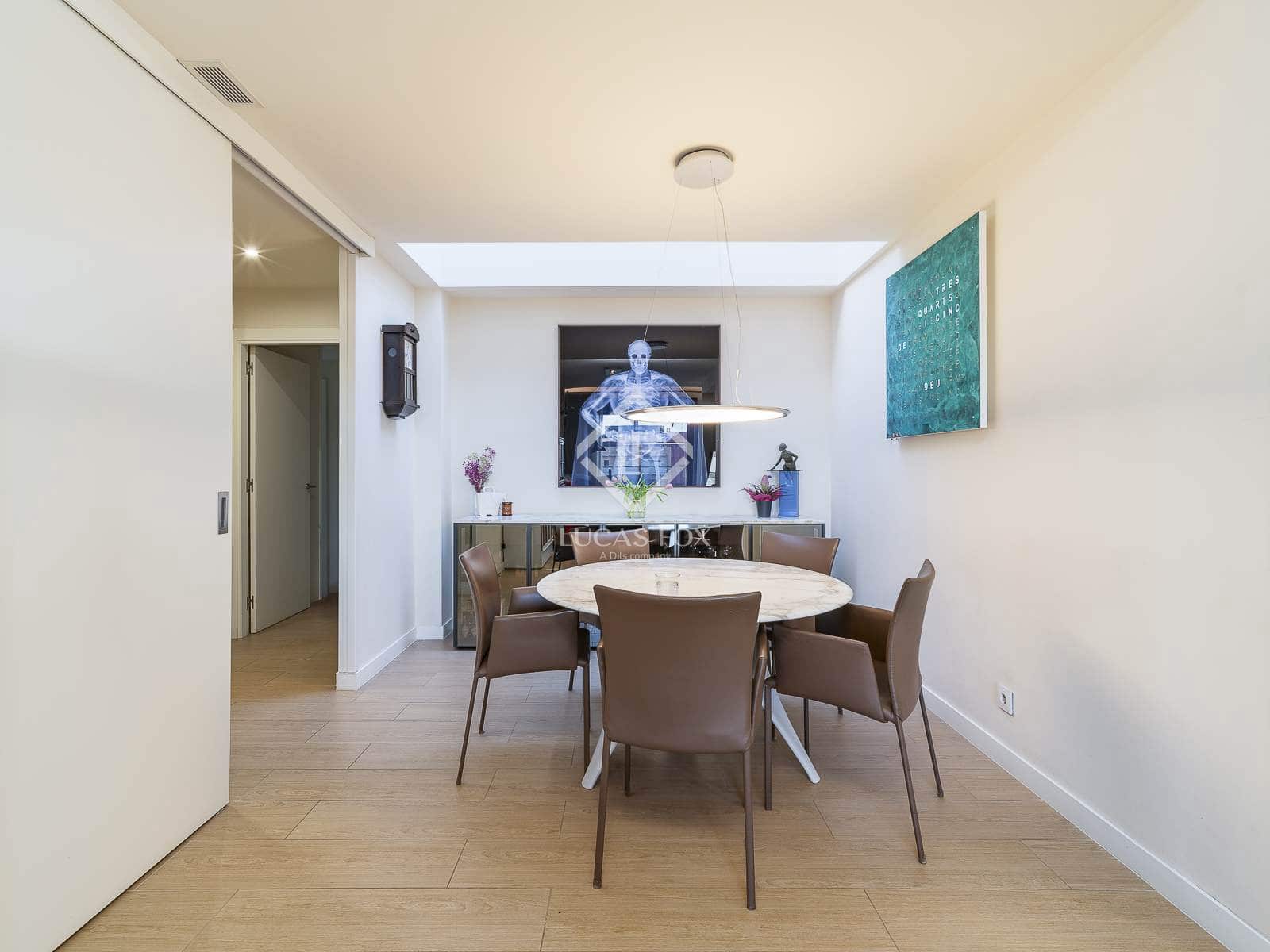 4 soveværelse Penthouse til salg i Barcelona by med garage - € 1.250.000 (Ref: 9412643)