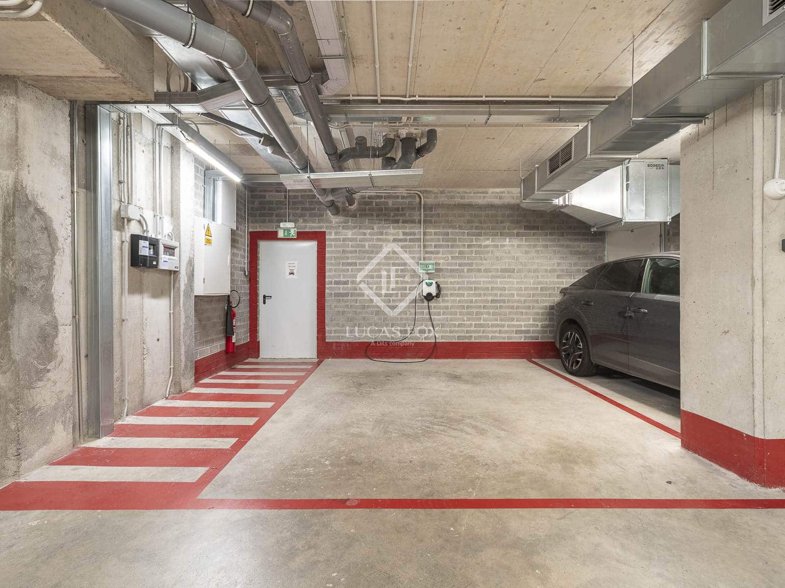 4 soveværelse Penthouse til salg i Barcelona by med garage - € 1.250.000 (Ref: 9412643)