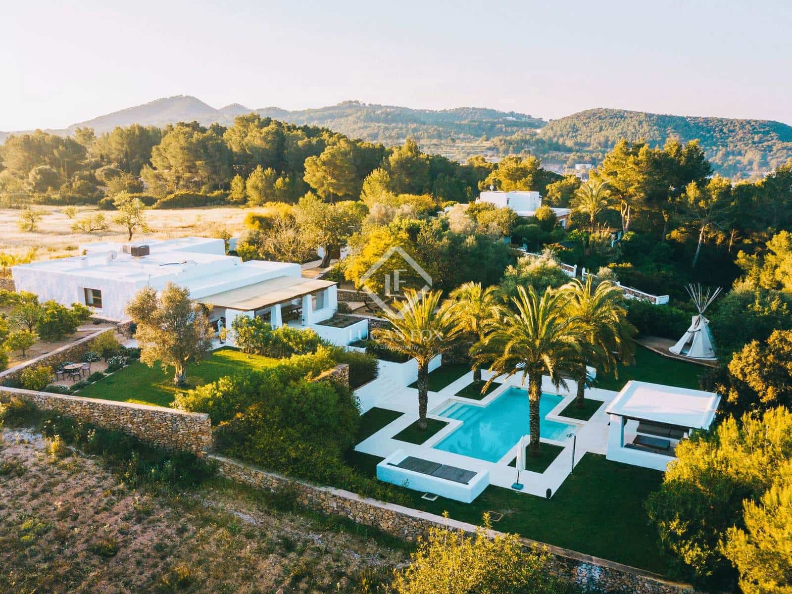 5 sovrum Finca/Hus på landet till salu i Santa Gertrudis de Fruitera med pool garage - 6 500 000 € (Ref: 9412645)