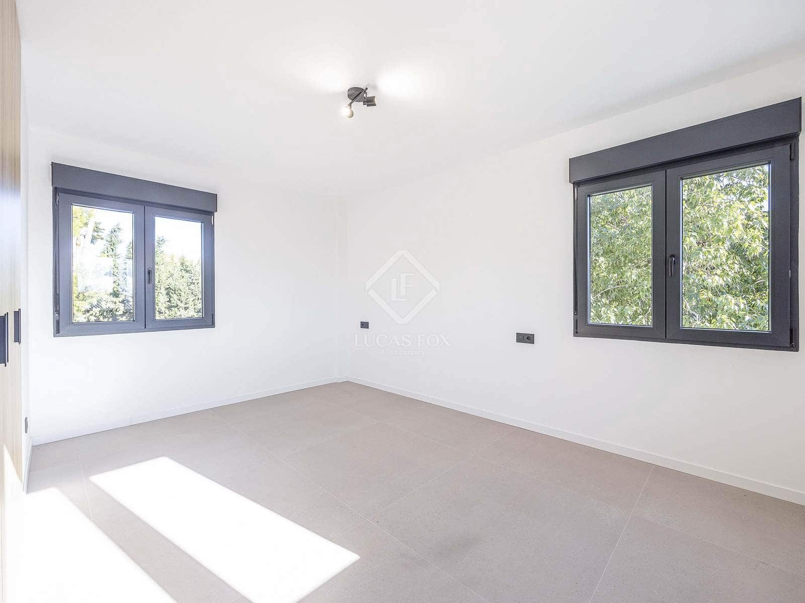 4 soverom Villa til salgs i San Antonio de Benageber med svømmebasseng garasje - € 795 000 (Ref: 9412646)