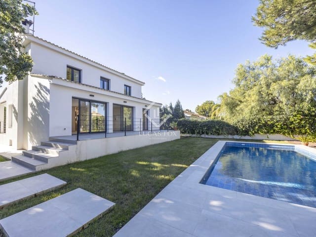 4 soverom Villa til salgs i San Antonio de Benagéber med svømmebasseng garasje - € 795 000 (Ref: 9412646)