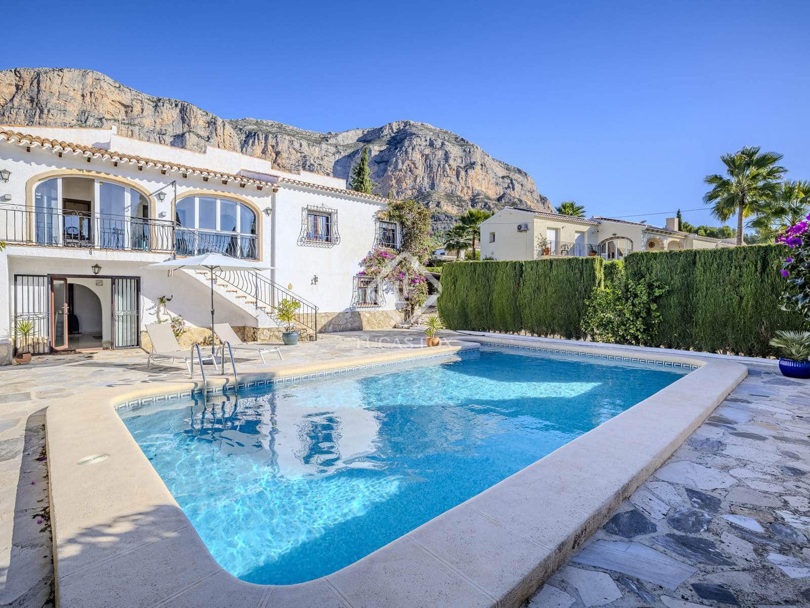 6 bedroom Villa for sale in Javea / Xabia with pool garage - € 1,200,000 (Ref: 9412807)