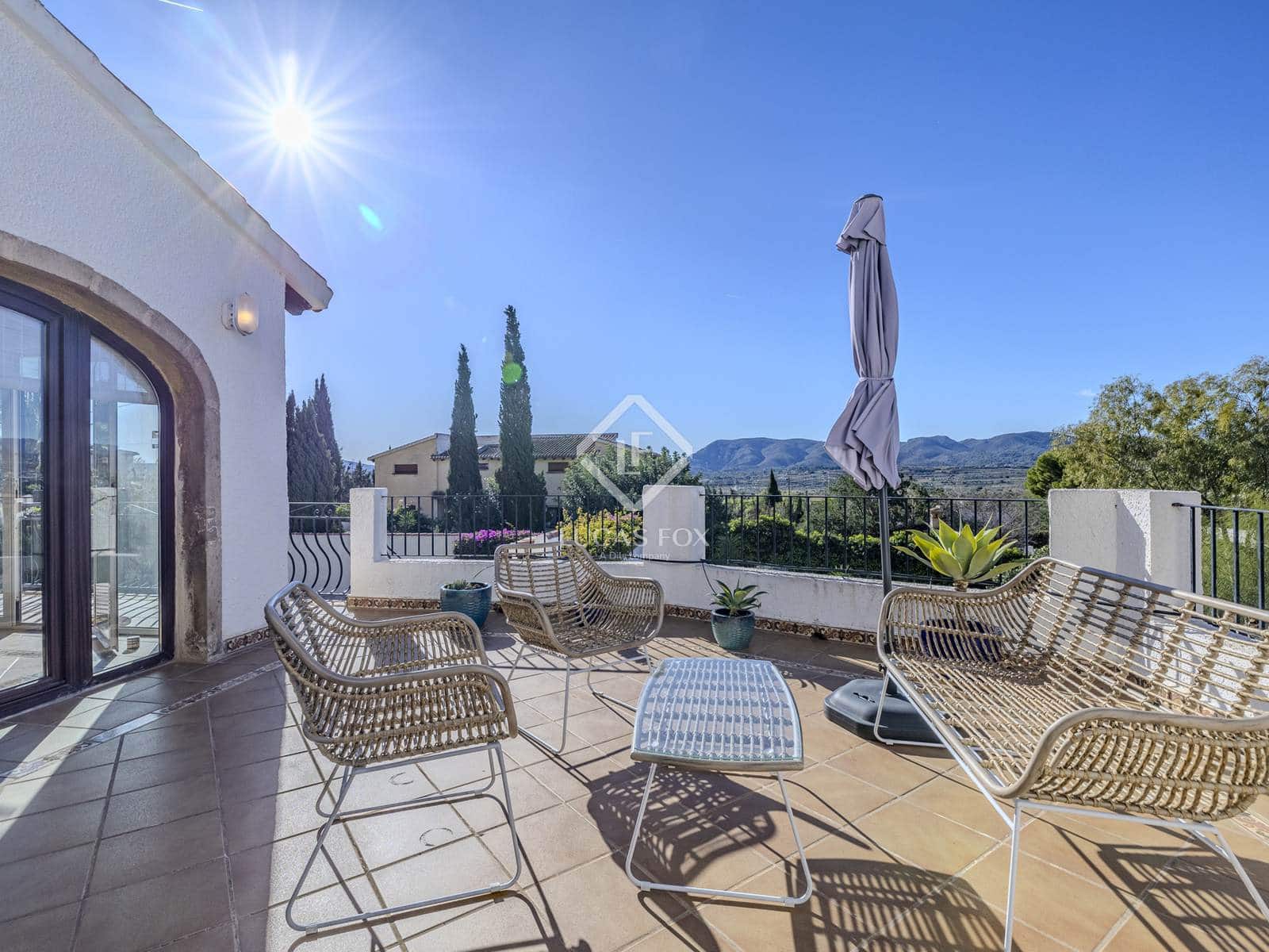 6 bedroom Villa for sale in Javea / Xabia with pool garage - € 1,200,000 (Ref: 9412807)