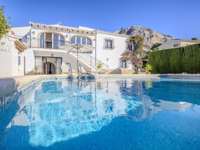 6 makuuhuone Huvila myytävänä paikassa Javea / Xàbia mukana uima-altaan 
autotalli - 1 200 000 € (Ref: 9412807)