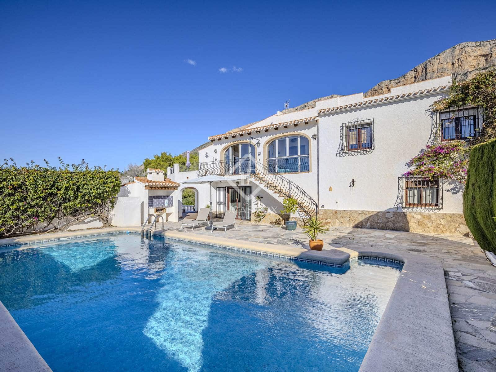 6 bedroom Villa for sale in Javea / Xabia with pool garage - € 1,200,000 (Ref: 9412807)