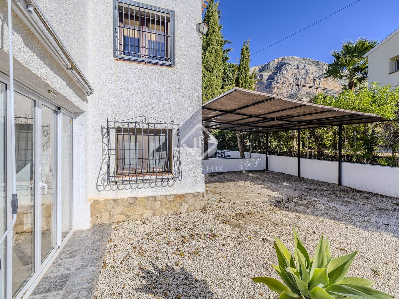 6 bedroom Villa for sale in Javea / Xabia with pool garage - € 1,200,000 (Ref: 9412807)