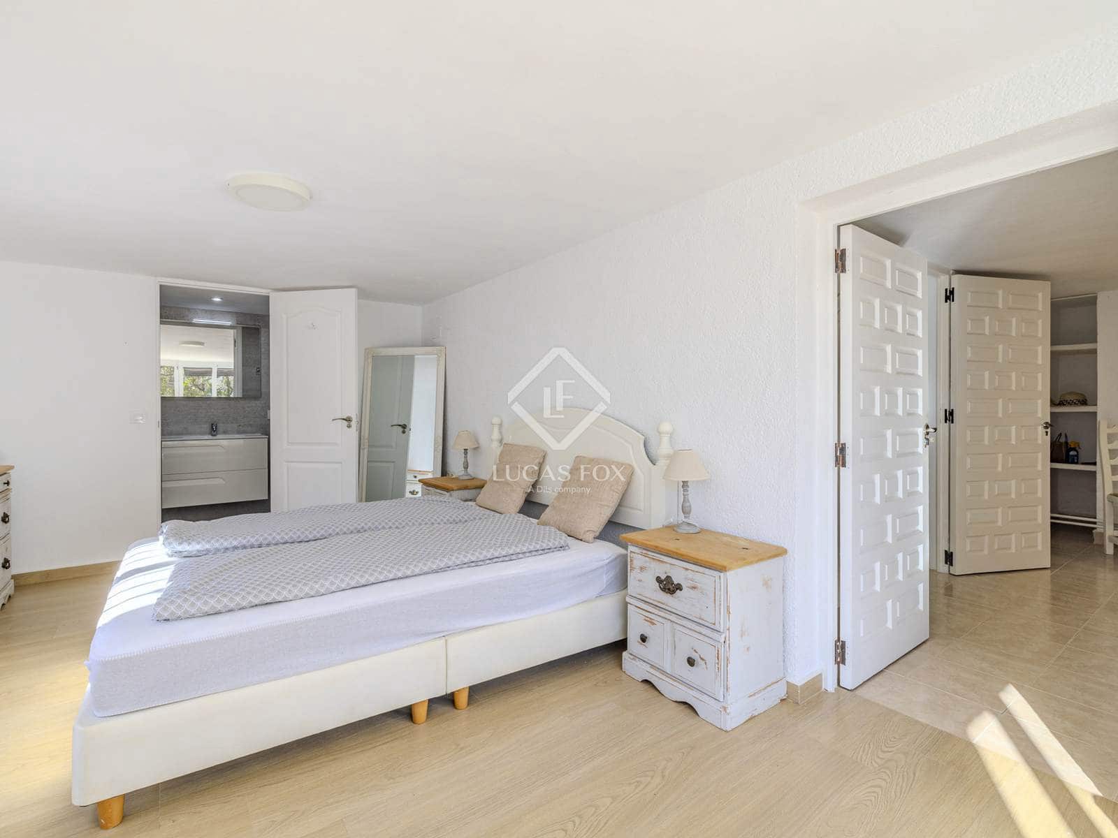 6 bedroom Villa for sale in Javea / Xabia with pool garage - € 1,200,000 (Ref: 9412807)