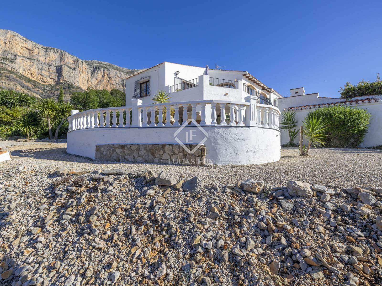 6 bedroom Villa for sale in Javea / Xabia with pool garage - € 1,200,000 (Ref: 9412807)