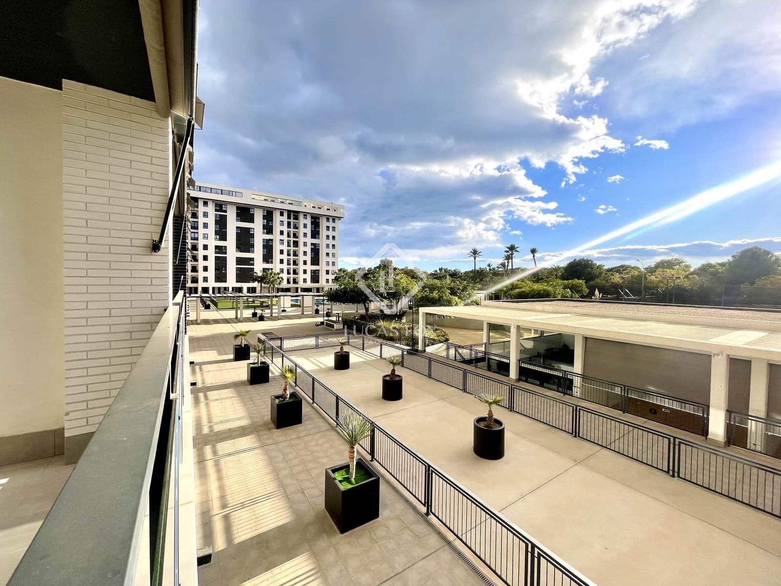 2 bedroom Apartment for sale in Alicante / Alacant city with pool garage - € 435,000 (Ref: 9412935)