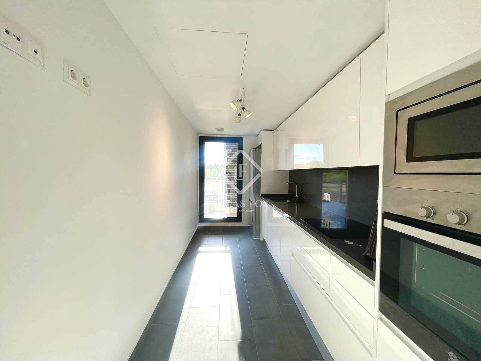 2 bedroom Apartment for sale in Alicante / Alacant city with pool garage - € 435,000 (Ref: 9412935)