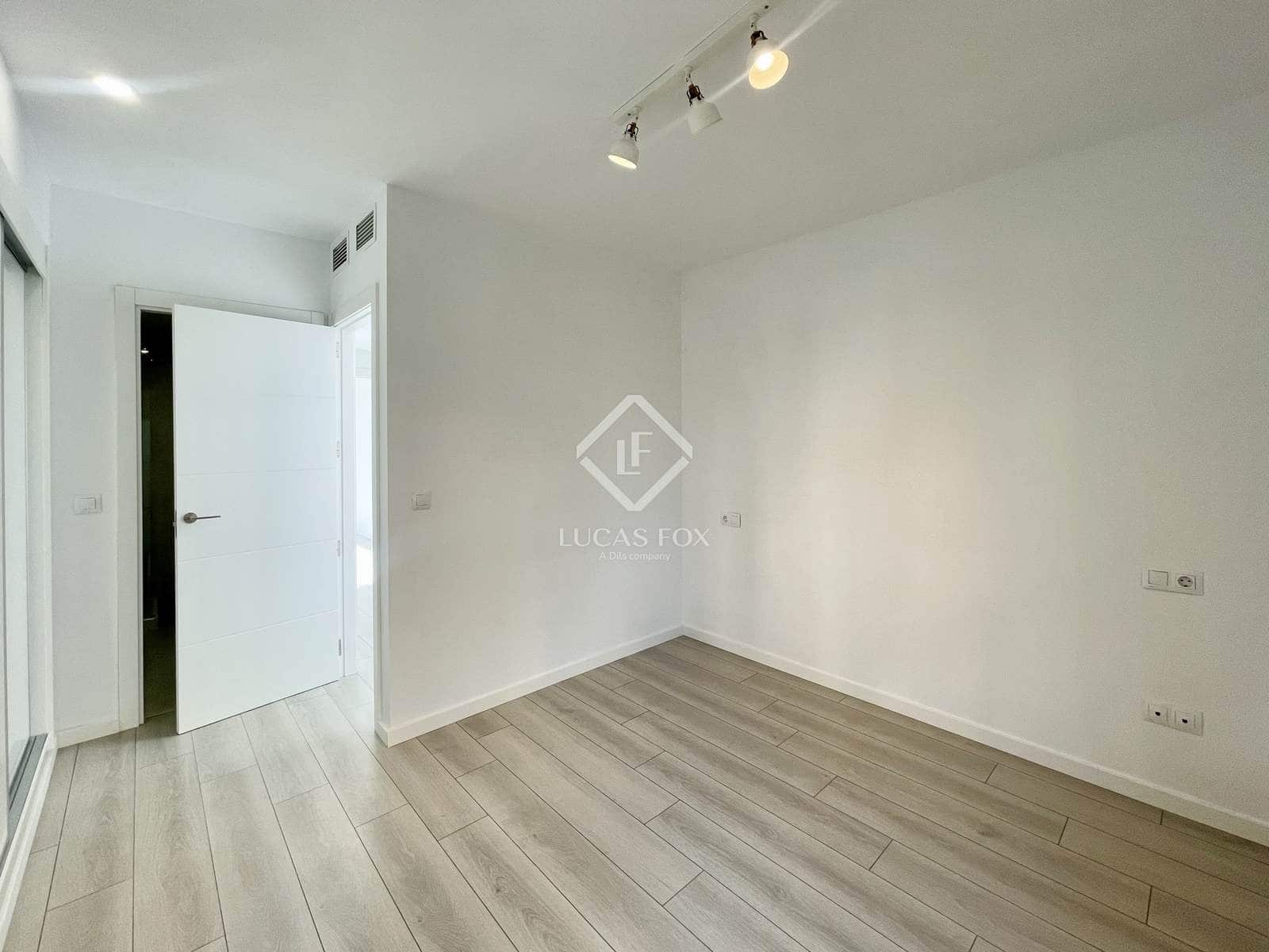 2 bedroom Apartment for sale in Alicante / Alacant city with pool garage - € 435,000 (Ref: 9412935)