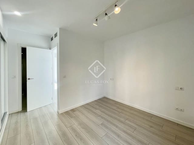 2 bedroom Apartment for sale in Alicante / Alacant city with pool garage - € 435,000 (Ref: 9412935)