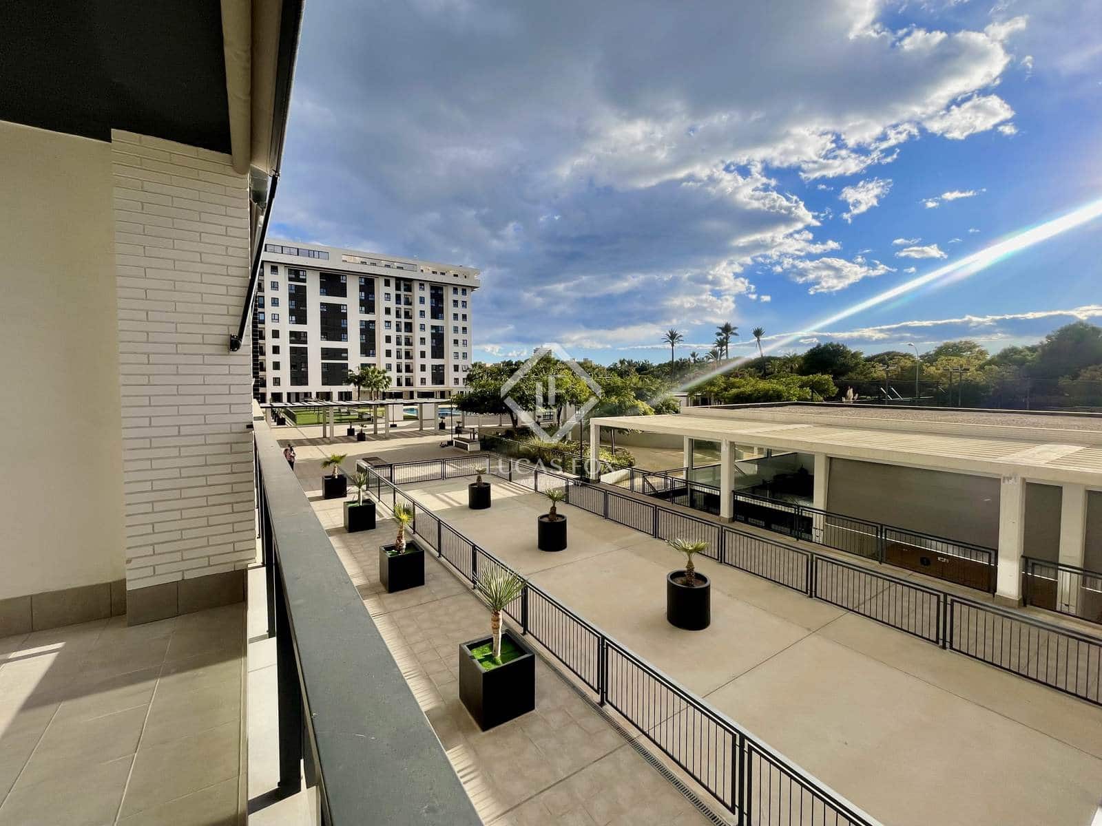 2 bedroom Apartment for sale in Alicante / Alacant city with pool garage - € 435,000 (Ref: 9412935)