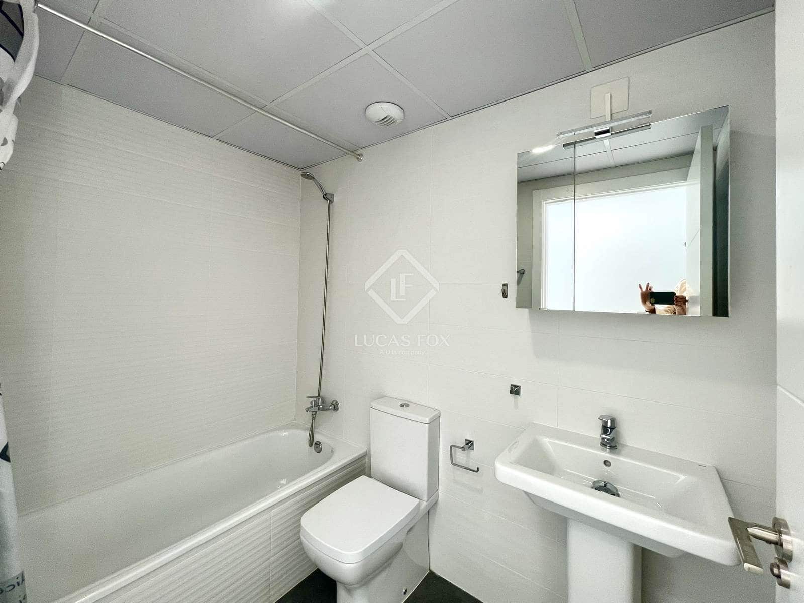 2 bedroom Apartment for sale in Alicante / Alacant city with pool garage - € 435,000 (Ref: 9412935)