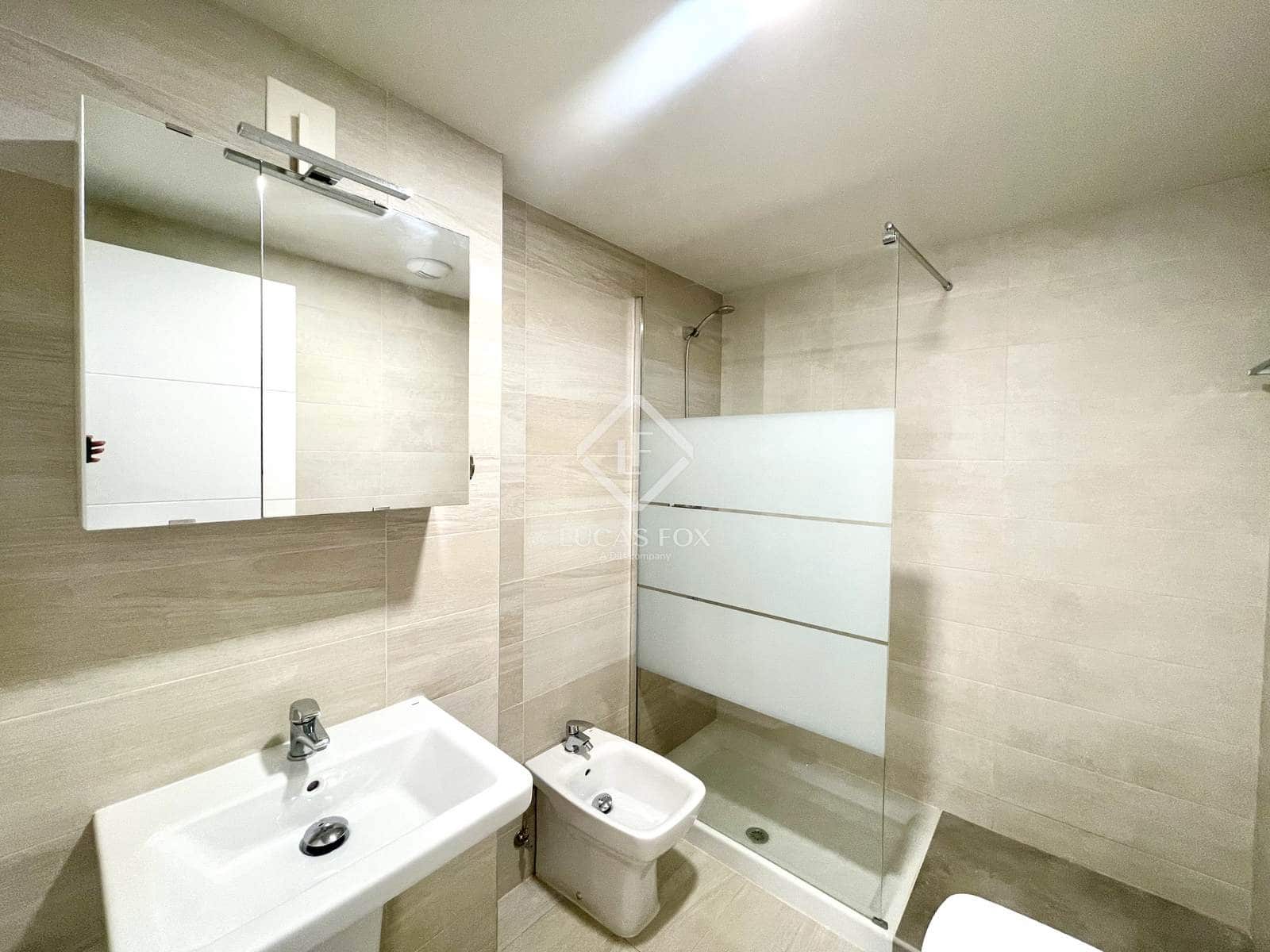 2 bedroom Apartment for sale in Alicante / Alacant city with pool garage - € 435,000 (Ref: 9412935)