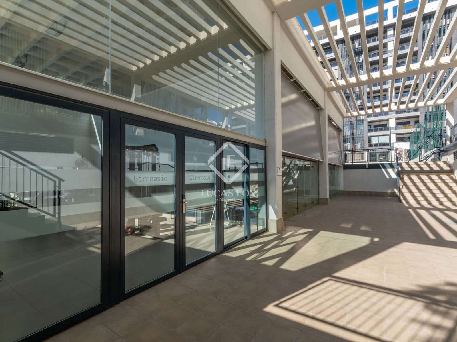 2 bedroom Apartment for sale in Alicante / Alacant city with pool garage - € 435,000 (Ref: 9412935)