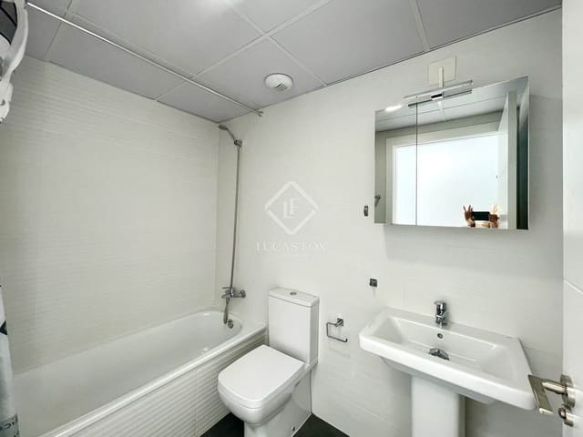 2 bedroom Apartment for sale in Alicante / Alacant city with pool garage - € 435,000 (Ref: 9412935)