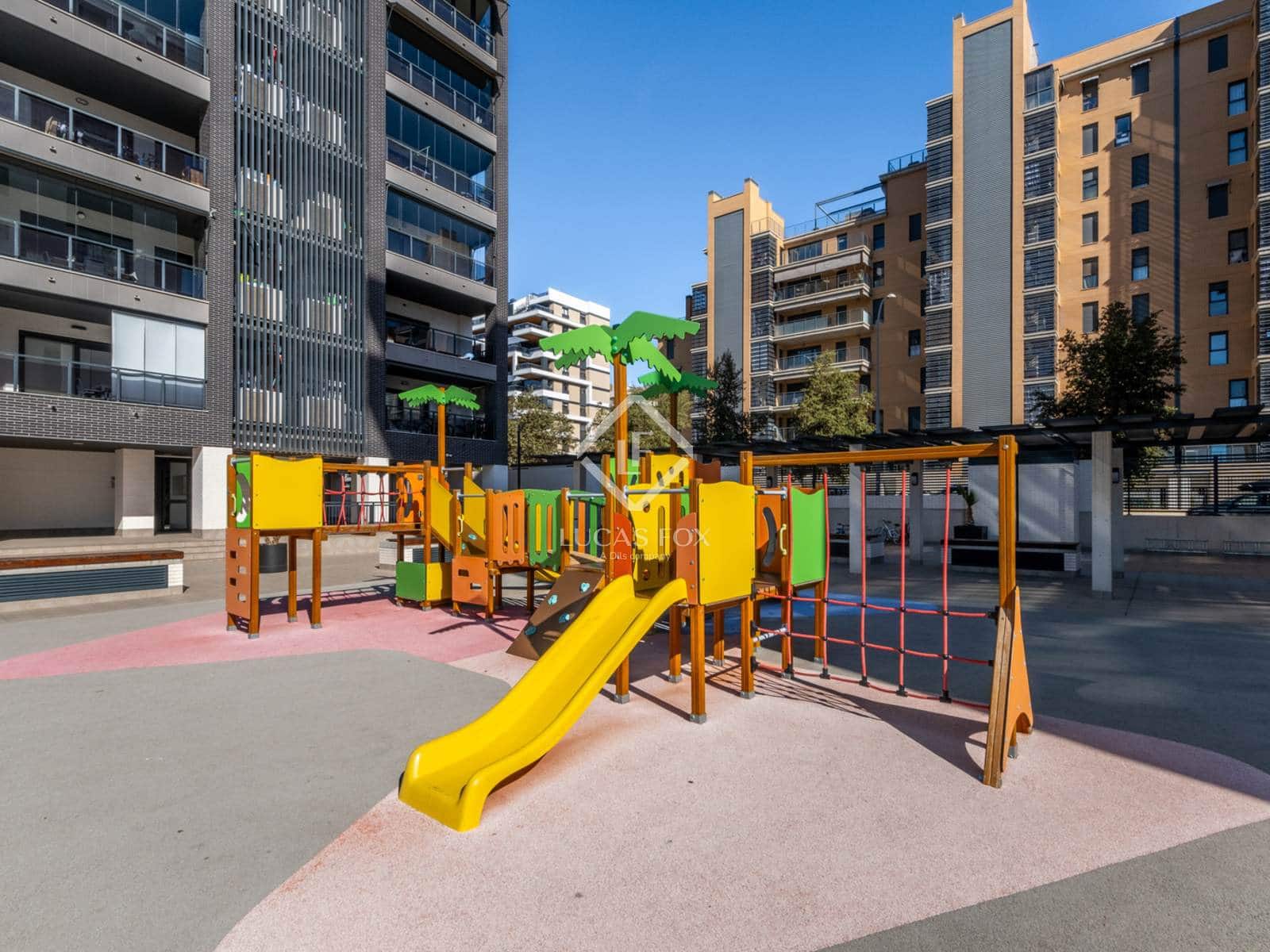 2 bedroom Apartment for sale in Alicante / Alacant city with pool garage - € 435,000 (Ref: 9412935)