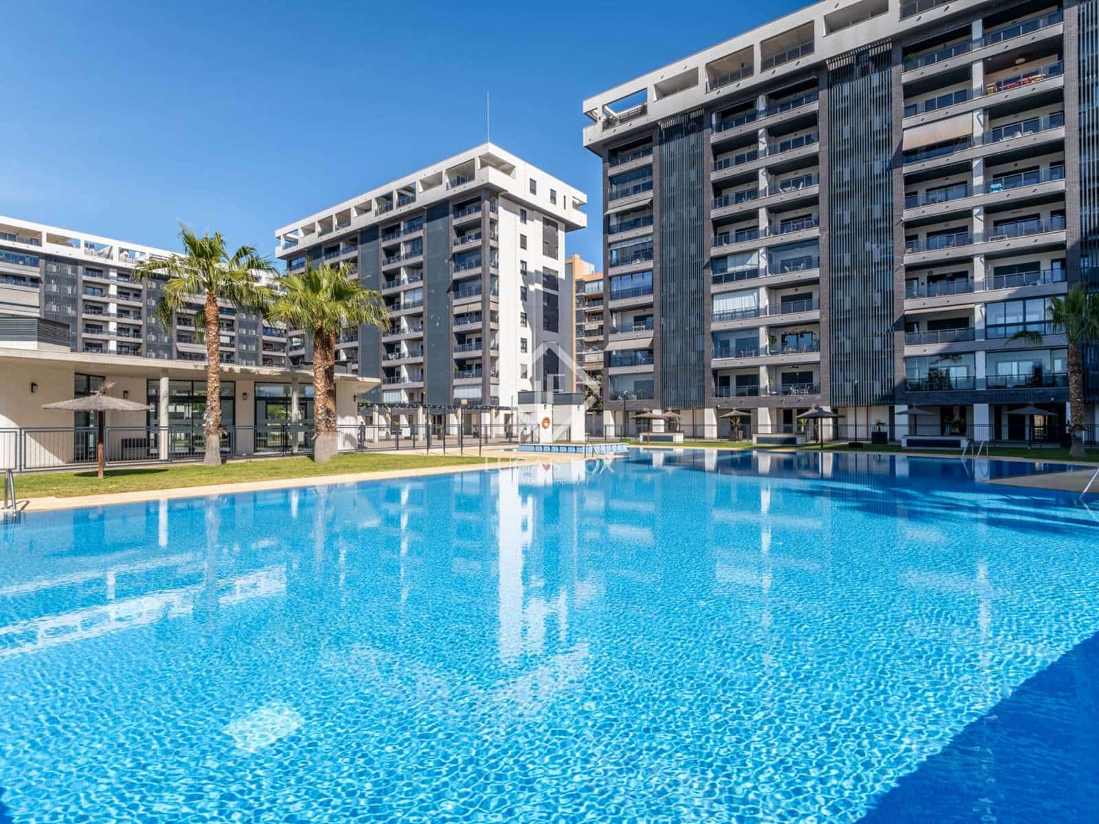 2 bedroom Apartment for sale in Alicante / Alacant city with pool garage - € 435,000 (Ref: 9412935)