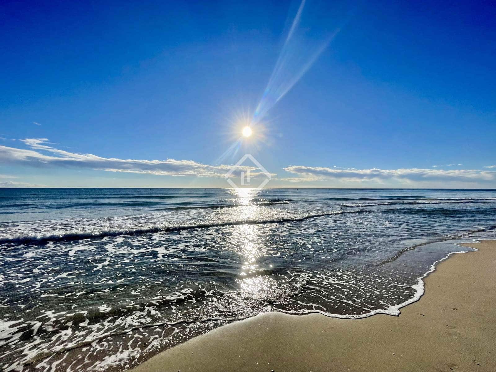 2 bedroom Apartment for sale in Alicante / Alacant city with pool garage - € 435,000 (Ref: 9412935)