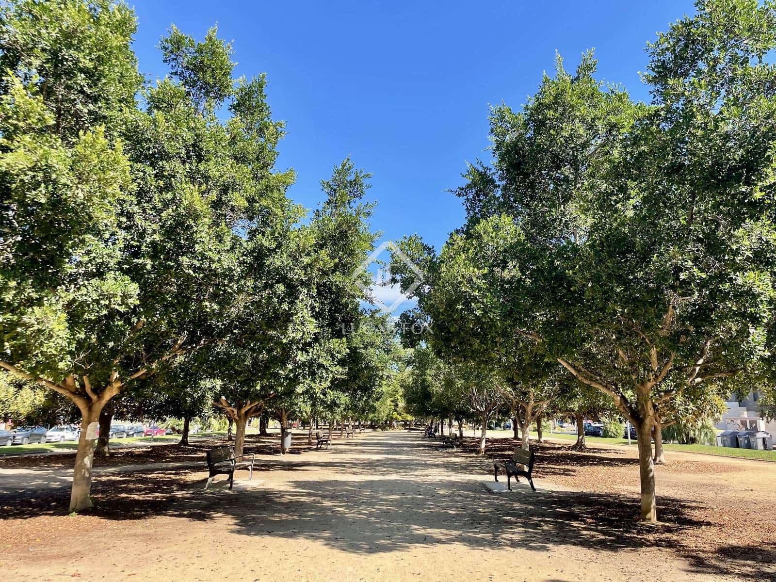 2 bedroom Apartment for sale in Alicante / Alacant city with pool garage - € 435,000 (Ref: 9412935)