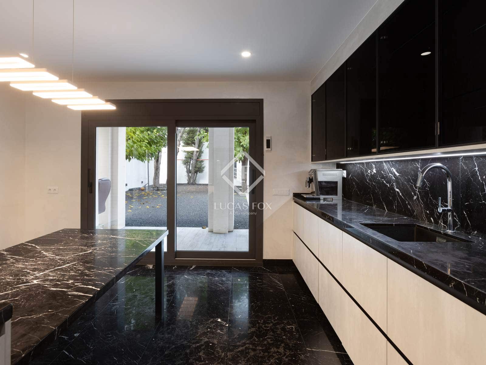 3 slaapkamer Villa te koop in Caldes d'Estrac met garage - € 1.650.000 (Ref: 9414915)