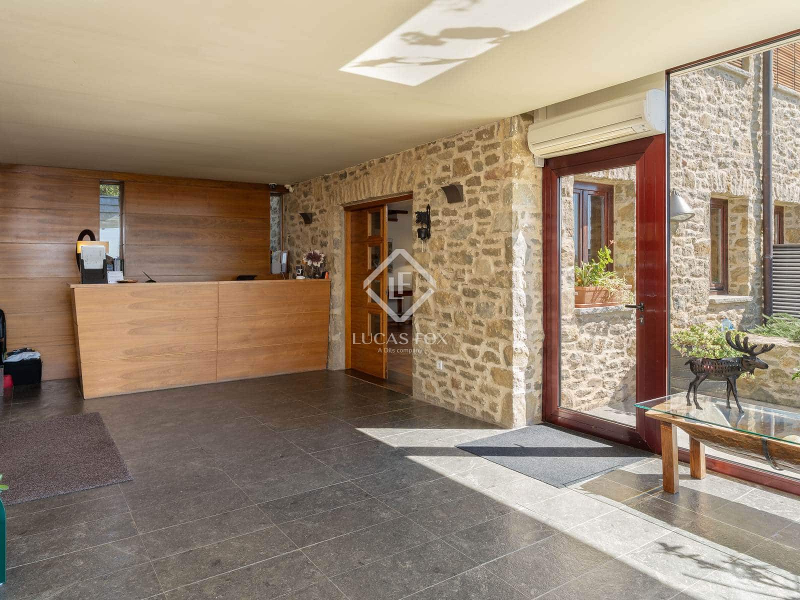 12 soverom Kommersiell til salgs i Sant Aniol de Finestres med svømmebasseng garasje - € 4 800 000 (Ref: 9414918)