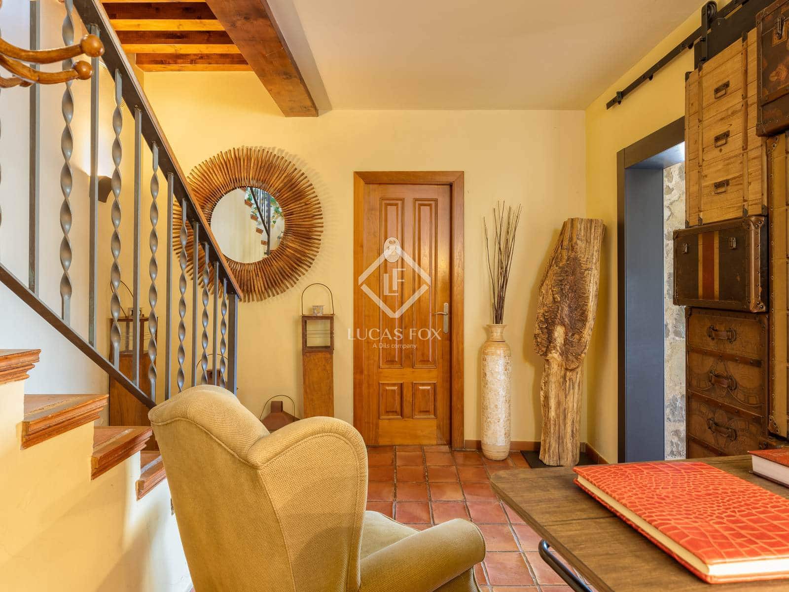 12 soverom Kommersiell til salgs i Sant Aniol de Finestres med svømmebasseng garasje - € 4 800 000 (Ref: 9414918)