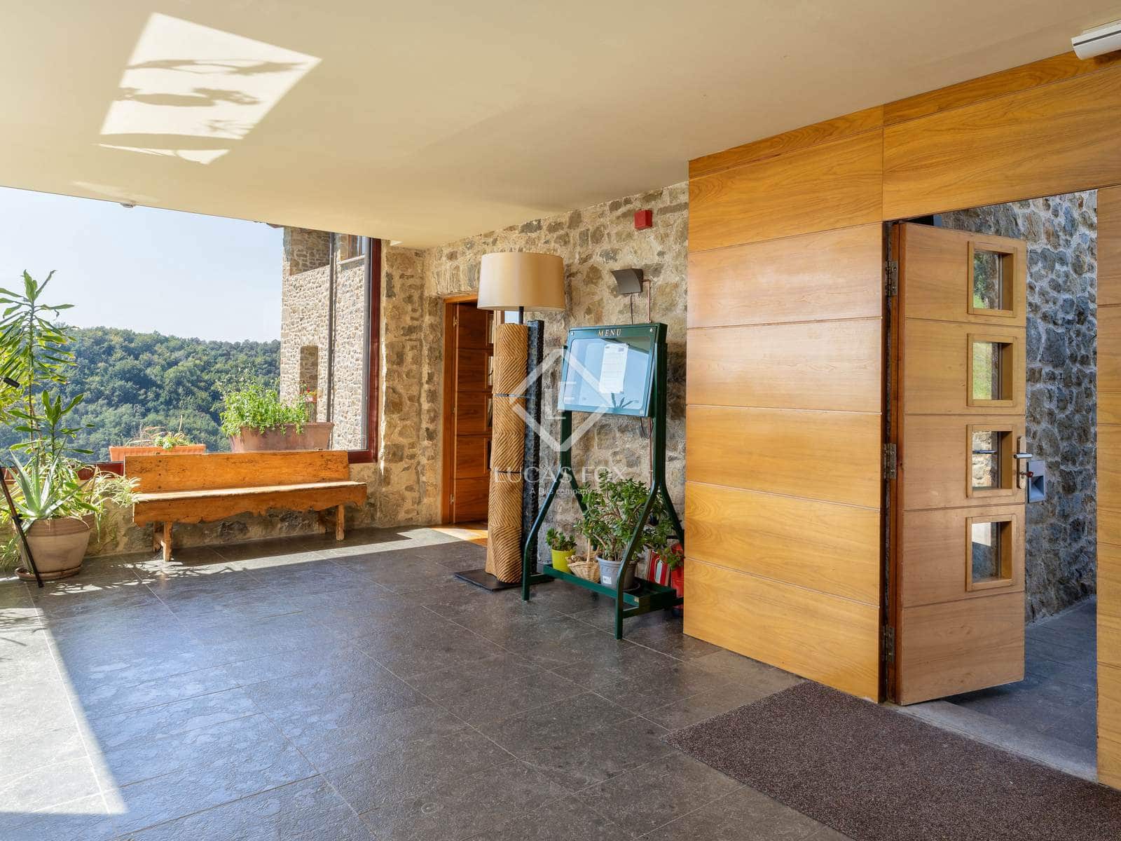 12 soverom Kommersiell til salgs i Sant Aniol de Finestres med svømmebasseng garasje - € 4 800 000 (Ref: 9414918)