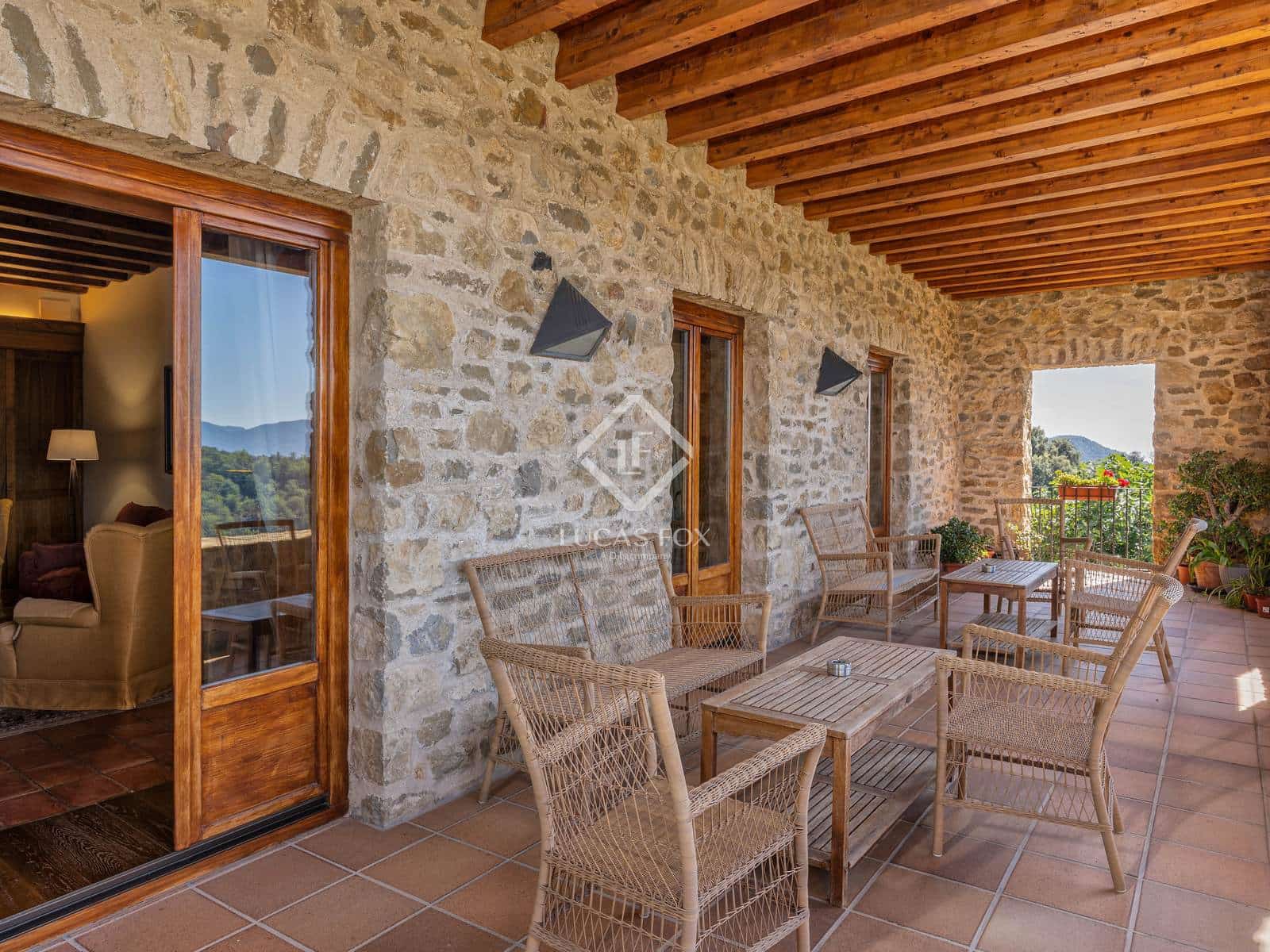 12 soverom Kommersiell til salgs i Sant Aniol de Finestres med svømmebasseng garasje - € 4 800 000 (Ref: 9414918)