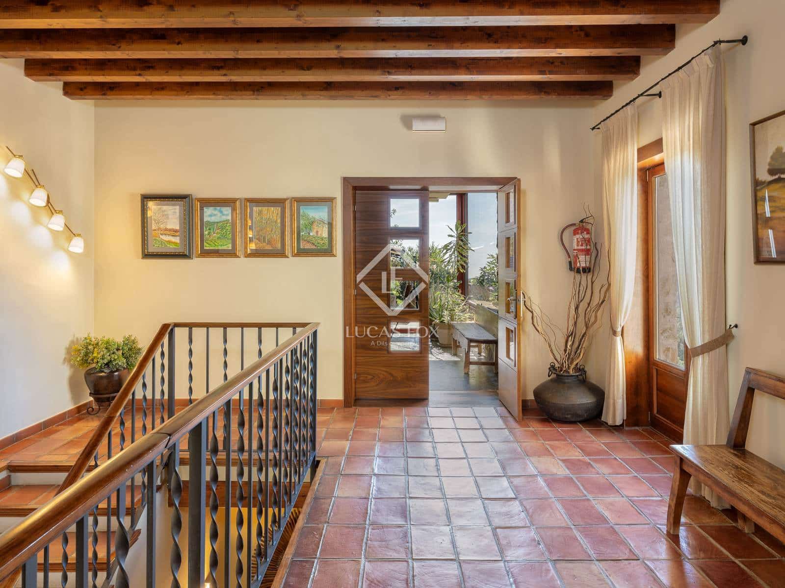 12 soverom Kommersiell til salgs i Sant Aniol de Finestres med svømmebasseng garasje - € 4 800 000 (Ref: 9414918)