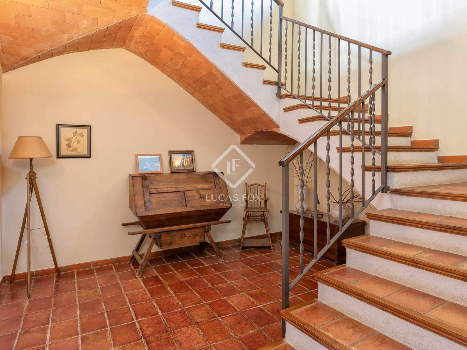 12 soverom Kommersiell til salgs i Sant Aniol de Finestres med svømmebasseng garasje - € 4 800 000 (Ref: 9414918)