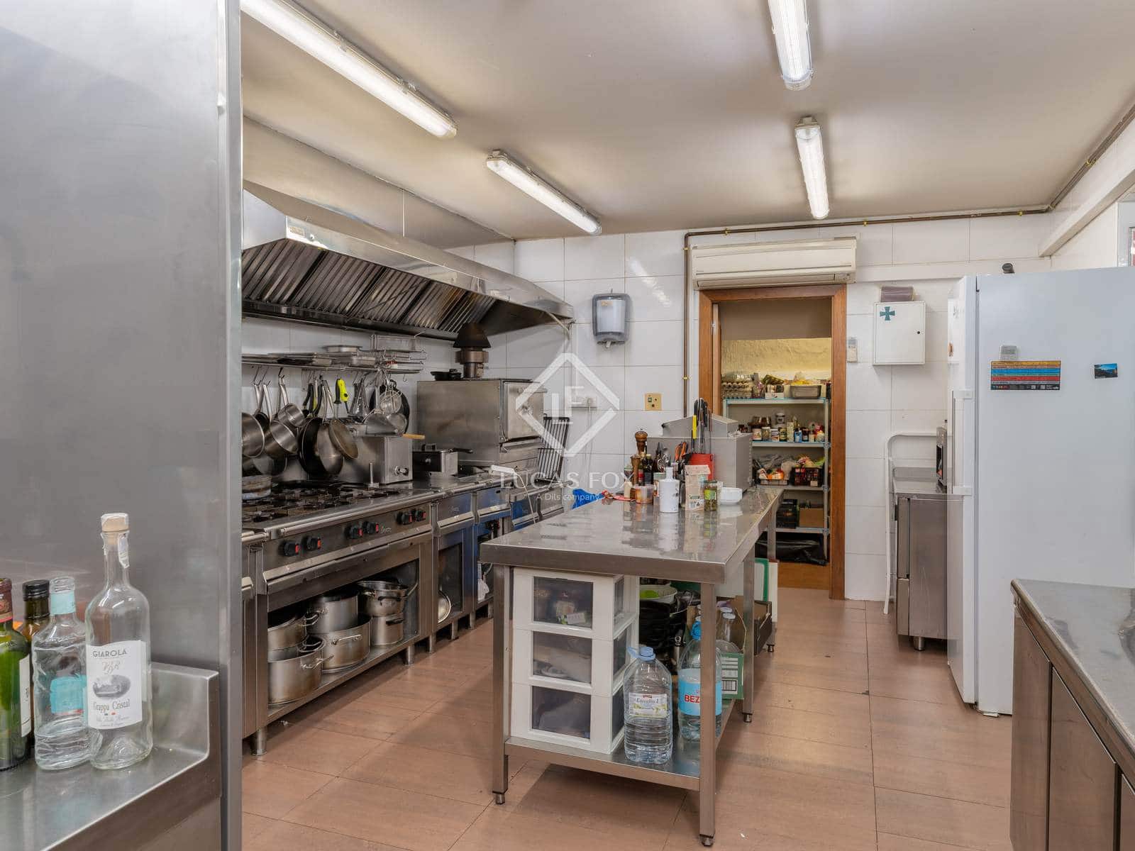 12 soverom Kommersiell til salgs i Sant Aniol de Finestres med svømmebasseng garasje - € 4 800 000 (Ref: 9414918)