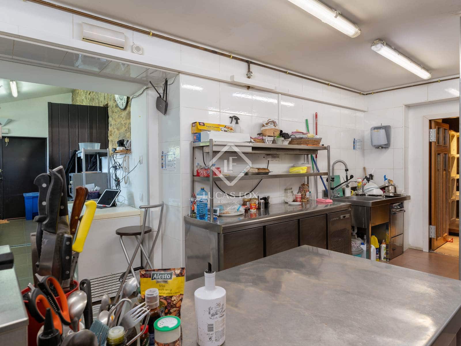 12 soverom Kommersiell til salgs i Sant Aniol de Finestres med svømmebasseng garasje - € 4 800 000 (Ref: 9414918)