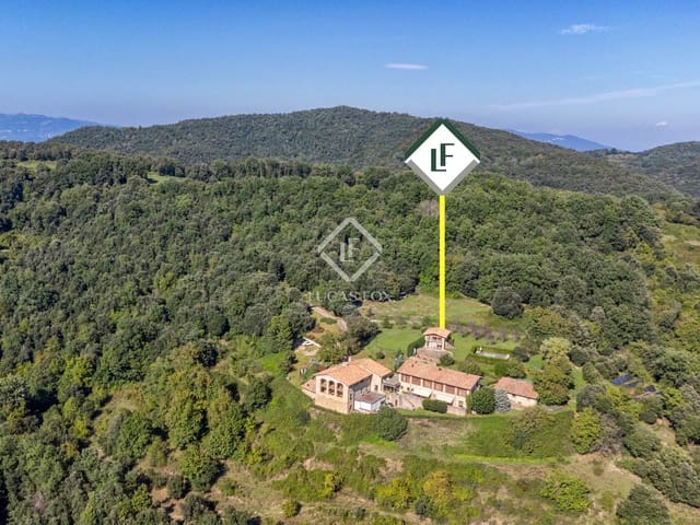 12 bedroom Commercial for sale in Sant Aniol de Finestres with pool garage - € 4,800,000 (Ref: 9414918)