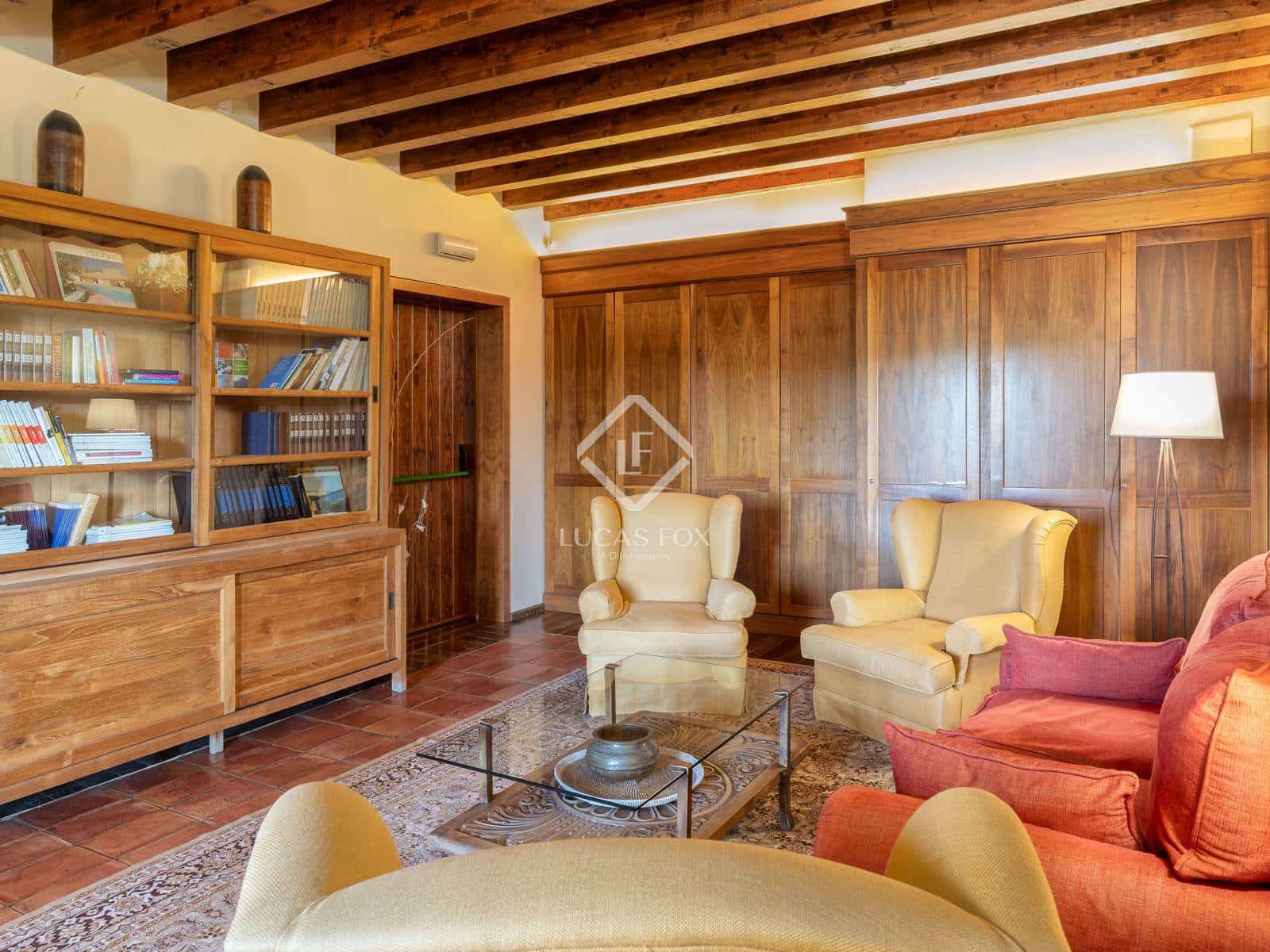 12 soverom Kommersiell til salgs i Sant Aniol de Finestres med svømmebasseng garasje - € 4 800 000 (Ref: 9414918)