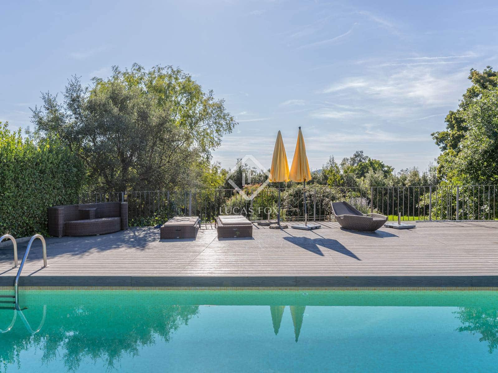 12 soverom Kommersiell til salgs i Sant Aniol de Finestres med svømmebasseng garasje - € 4 800 000 (Ref: 9414918)