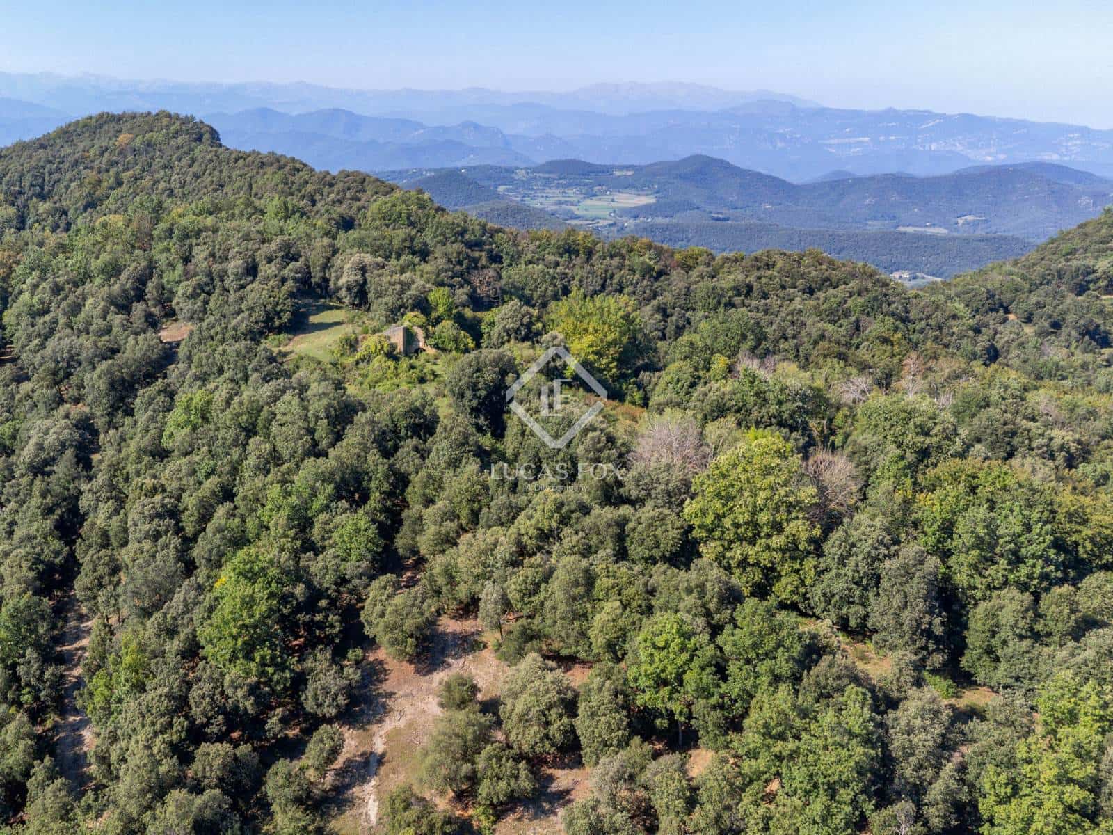 12 soverom Kommersiell til salgs i Sant Aniol de Finestres med svømmebasseng garasje - € 4 800 000 (Ref: 9414918)