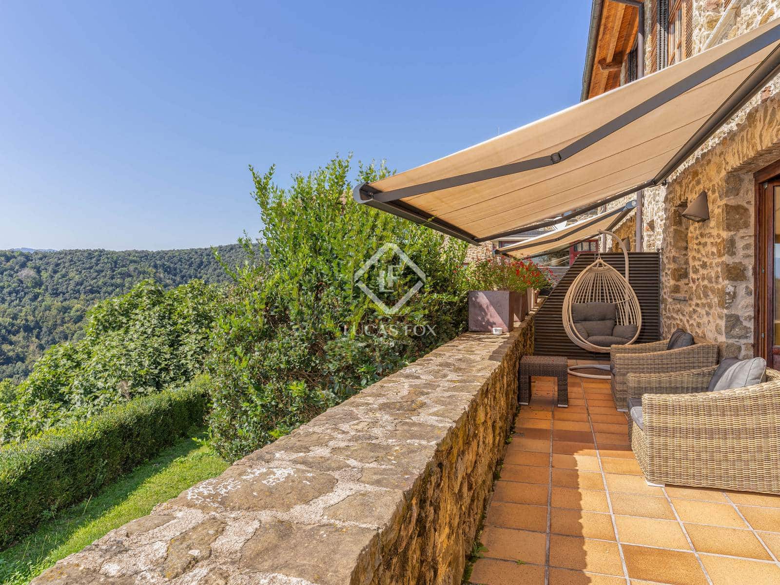 12 soverom Kommersiell til salgs i Sant Aniol de Finestres med svømmebasseng garasje - € 4 800 000 (Ref: 9414918)