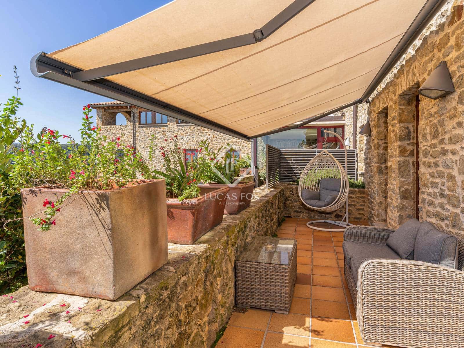 12 soverom Kommersiell til salgs i Sant Aniol de Finestres med svømmebasseng garasje - € 4 800 000 (Ref: 9414918)