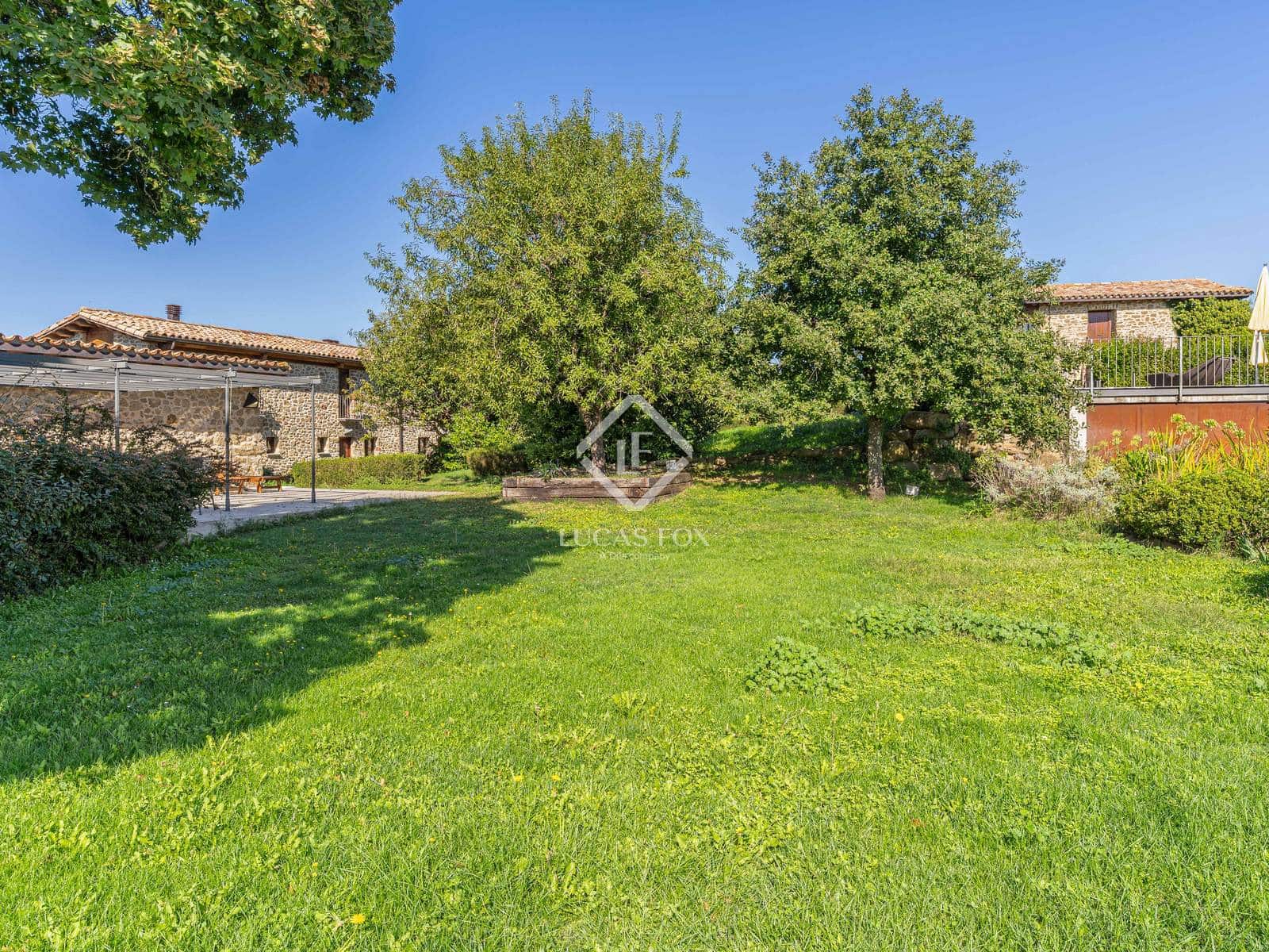 12 soverom Kommersiell til salgs i Sant Aniol de Finestres med svømmebasseng garasje - € 4 800 000 (Ref: 9414918)