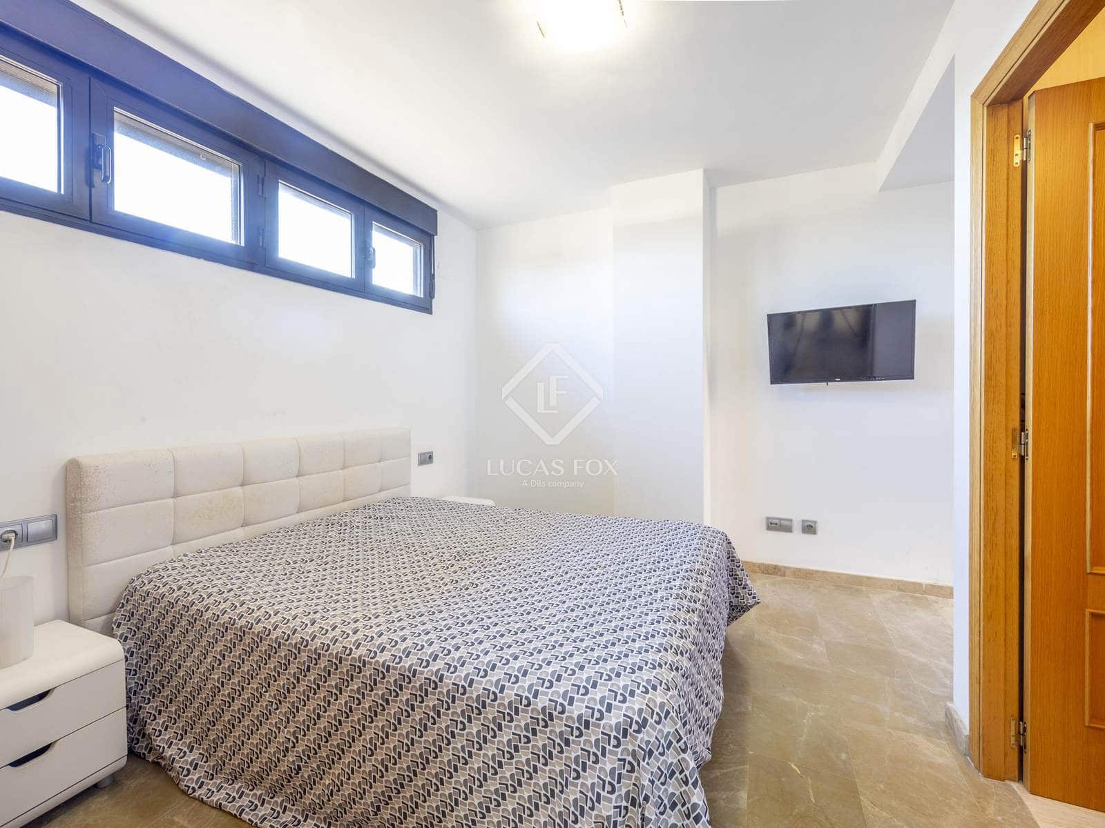 3 soverom Penthouse til leie i Valencia by med svømmebasseng garasje - € 2 700 (Ref: 9415237)