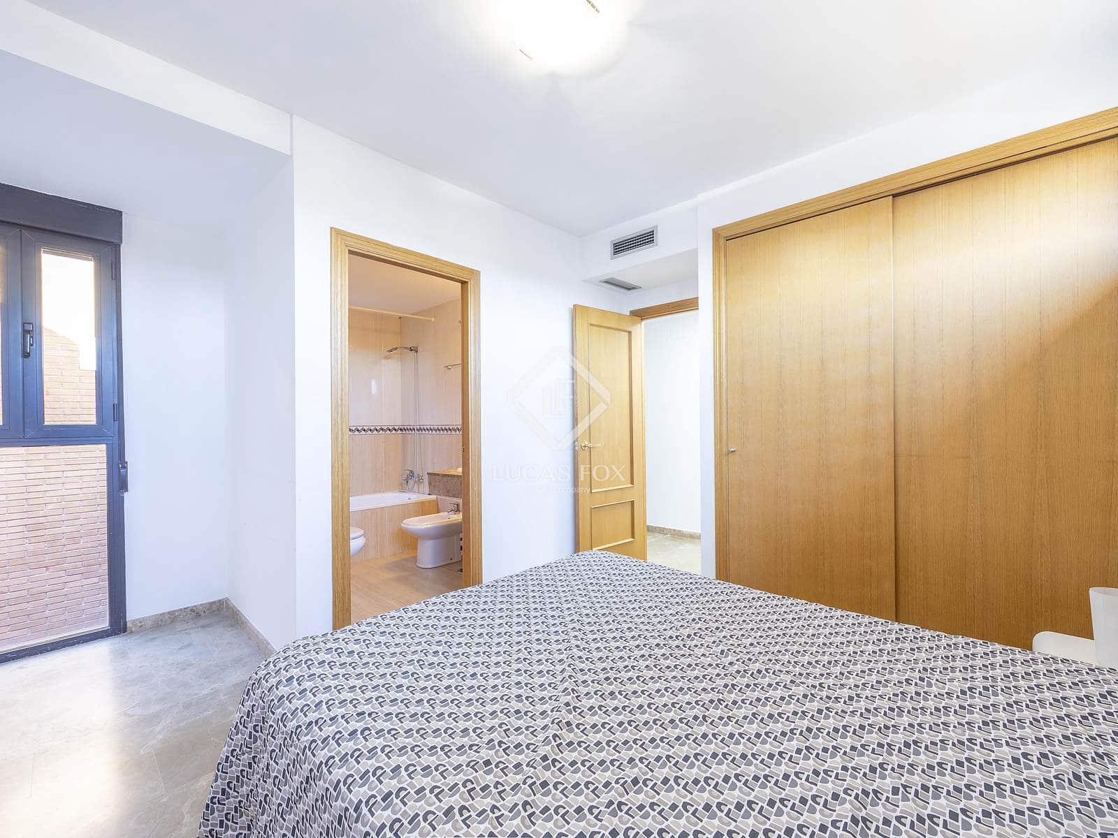 3 soverom Penthouse til leie i Valencia by med svømmebasseng garasje - € 2 700 (Ref: 9415237)
