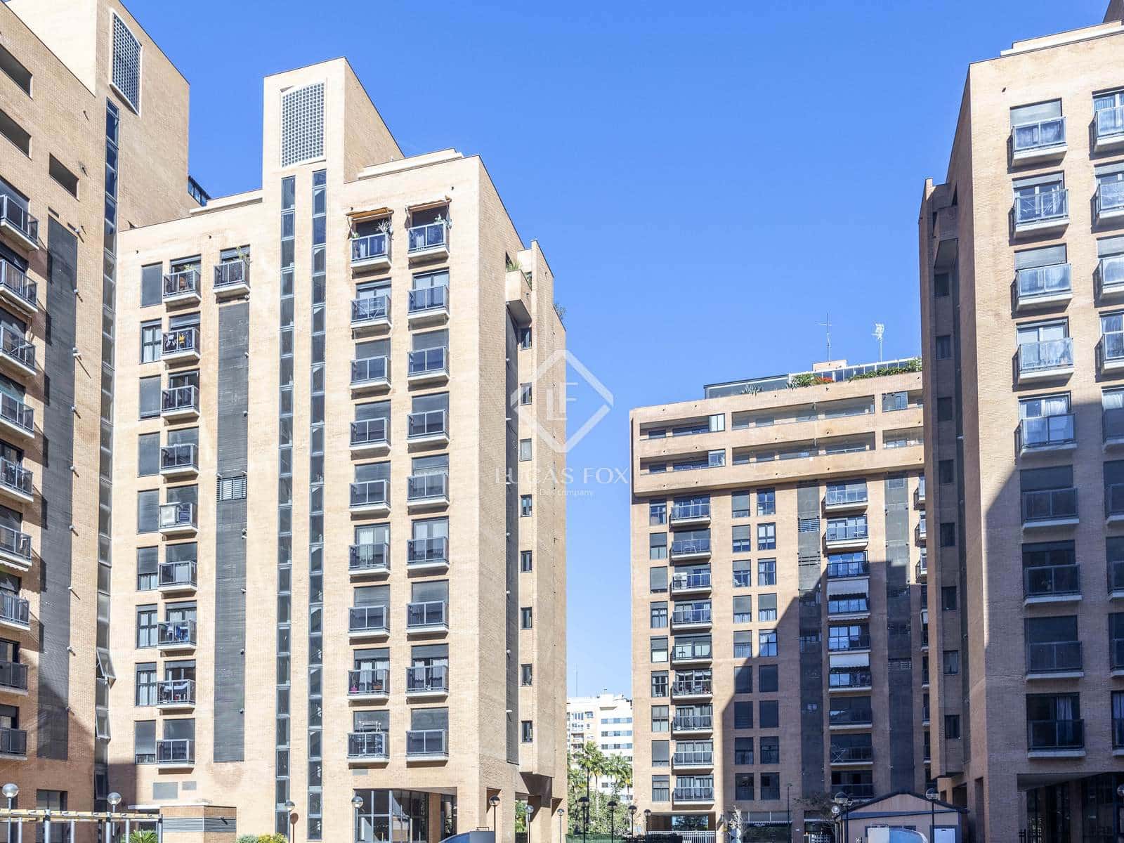 3 soverom Penthouse til leie i Valencia by med svømmebasseng garasje - € 2 700 (Ref: 9415237)