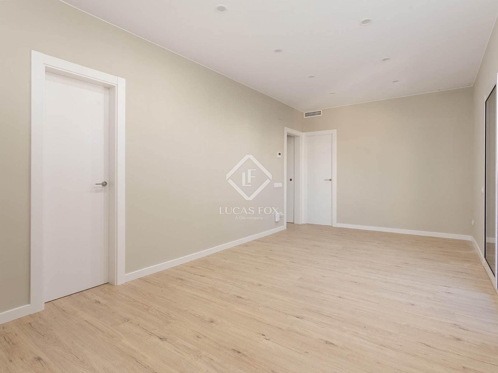 3 slaapkamer Appartement te koop in Barcelona stad - € 450.000 (Ref: 9418814)