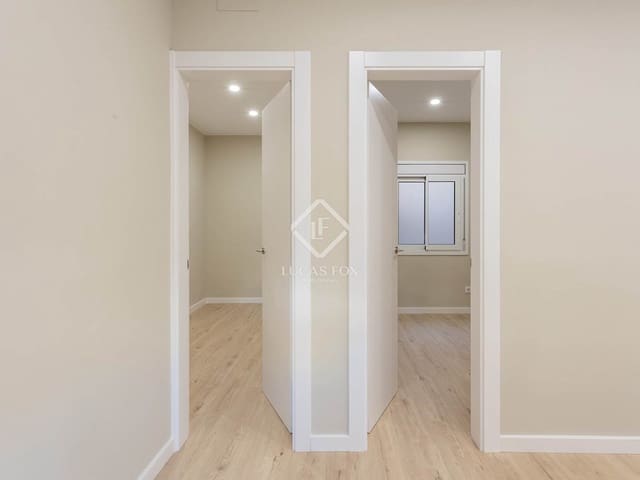 3 slaapkamer Appartement te koop in Barcelona stad - € 450.000 (Ref: 9418814)